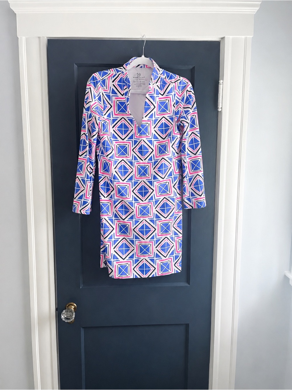 Mahi Gold Geometric Print Shift Dress – Medium